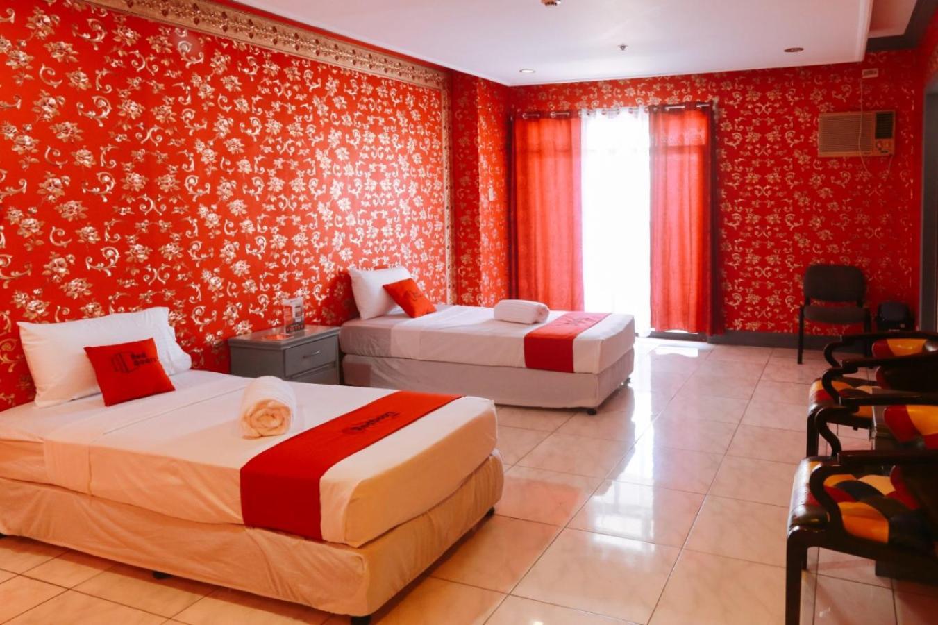 Reddoorz Plus @ Castle Chateau Iloilo Pokoj fotografie
